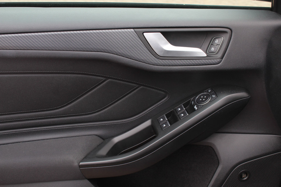 Ford FOCUS Wagon 1.5 EcoBoost ST Line Business / Camera / Navigatie / Keyless / B&O / 17'' / Stuurverwarming / DAB / Dodehoek / Cruise Control