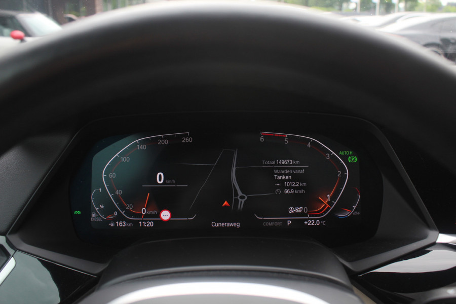 BMW X5 xDrive30d High Exe. 7p. M Sport / Trekhaak / Panoramadak / Camera / Head-up / Softclose / 20'' / Harman Kardon / Luchtvering / Laser LED / Keyless / Leder / Apple CarPlay / Stuurverwarming / DAB / ACC / Zonnescherm zijruite
