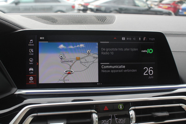 BMW X5 xDrive30d High Exe. 7p. M Sport / Trekhaak / Panoramadak / Camera / Head-up / Softclose / 20'' / Harman Kardon / Luchtvering / Laser LED / Keyless / Leder / Apple CarPlay / Stuurverwarming / DAB / ACC / Zonnescherm zijruite
