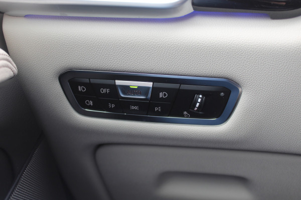 BMW X5 xDrive30d High Exe. 7p. M Sport / Trekhaak / Panoramadak / Camera / Head-up / Softclose / 20'' / Harman Kardon / Luchtvering / Laser LED / Keyless / Leder / Apple CarPlay / Stuurverwarming / DAB / ACC / Zonnescherm zijruite