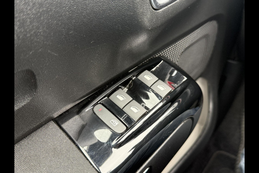 Citroën C3 1.2 PureTech Shine 1e Eigenaar,Navi,Clima,Cruise,Camera,Trekhaak,PDC,Carplay,Dealer onderhouden,Elek ramen,N.A.P,APK tot 06-2026