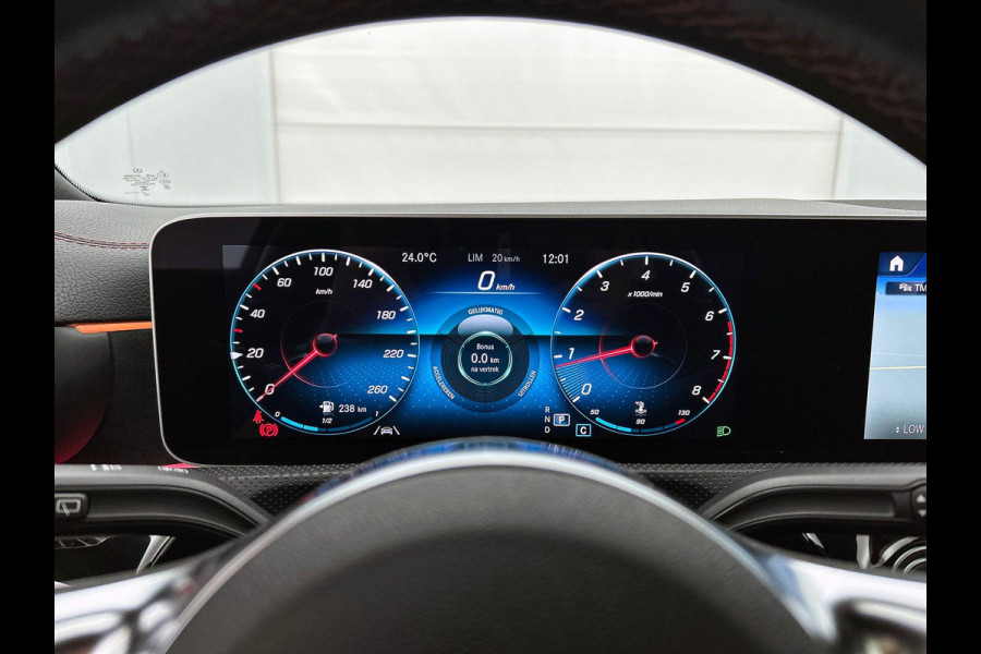 Mercedes-Benz CLA-Klasse Shooting Brake 200 Solution AMG FULL OPTION!!