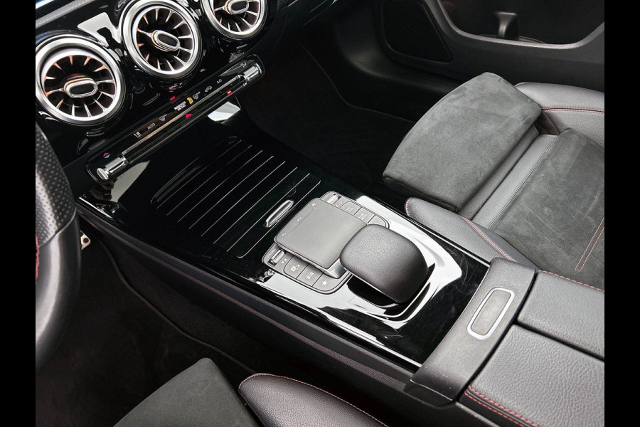 Mercedes-Benz CLA-Klasse Shooting Brake 200 Solution AMG FULL OPTION!!