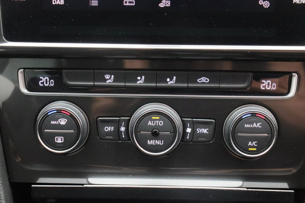 Volkswagen Golf 1.0 TSI Highline Apple/Carplay Climate/control