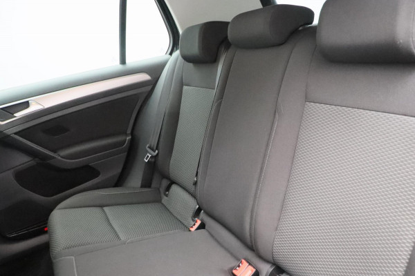 Volkswagen Golf 1.0 TSI Highline Apple/Carplay Climate/control
