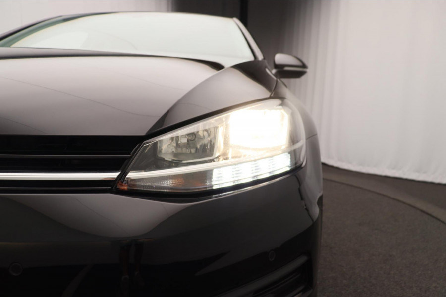 Volkswagen Golf 1.0 TSI Highline Apple/Carplay Climate/control