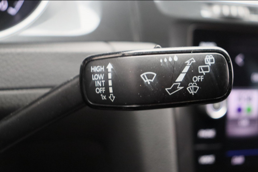 Volkswagen Golf 1.0 TSI Highline Apple/Carplay Climate/control