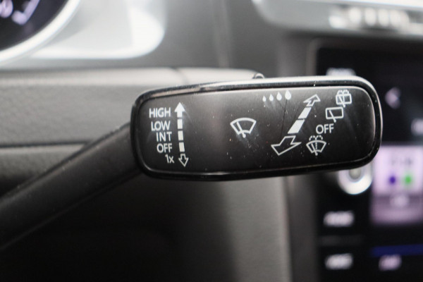 Volkswagen Golf 1.0 TSI Highline Apple/Carplay Climate/control