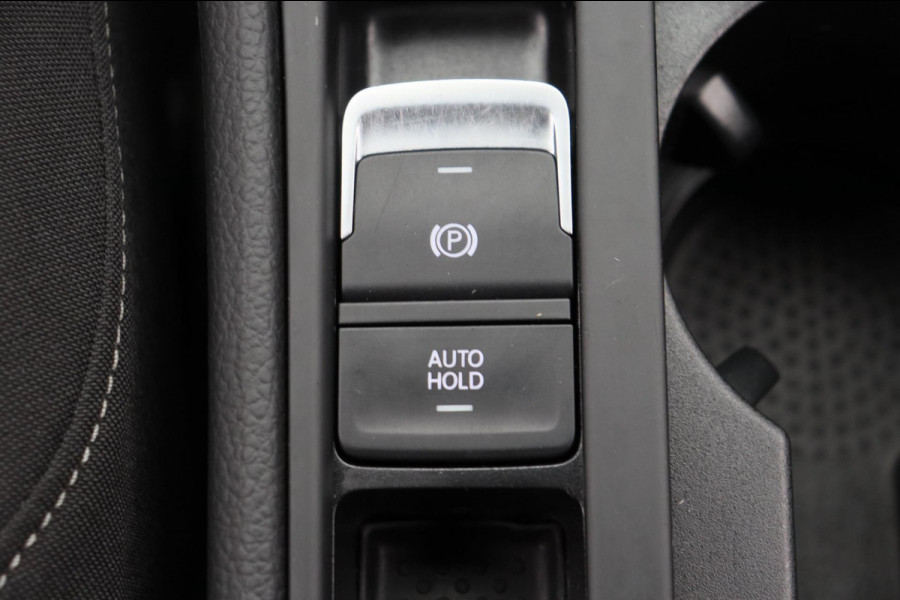 Volkswagen Golf 1.0 TSI Highline Apple/Carplay Climate/control