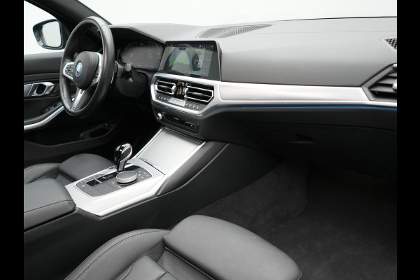BMW 3 Serie Touring 330e xDrive M Sport Plug In Hybrid 293pk Dealer O.H PHEV | Panodak | Trekhaak af Fabriek | Adaptive Cruise | Laser LED | Adaptive Onderstel |  Head Up | 360 Camera | Keyless |