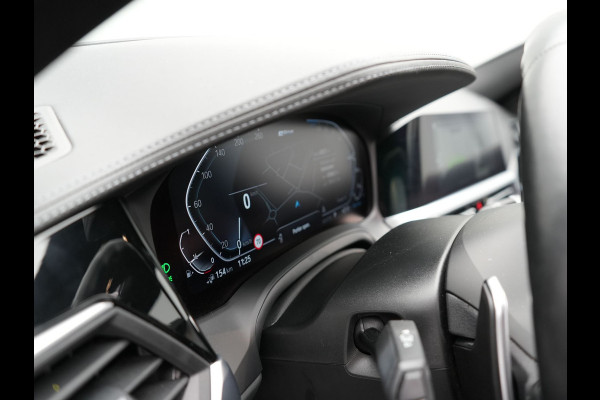 BMW 3 Serie Touring 330e xDrive M Sport Plug In Hybrid 293pk Dealer O.H PHEV | Panodak | Trekhaak af Fabriek | Adaptive Cruise | Laser LED | Adaptive Onderstel |  Head Up | 360 Camera | Keyless |