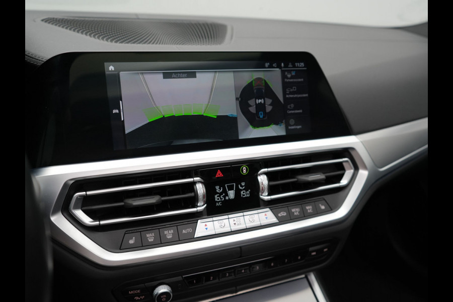 BMW 3 Serie Touring 330e xDrive M Sport Plug In Hybrid 293pk Dealer O.H PHEV | Panodak | Trekhaak af Fabriek | Adaptive Cruise | Laser LED | Adaptive Onderstel |  Head Up | 360 Camera | Keyless |