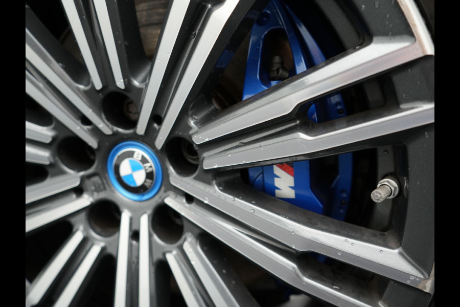 BMW 3 Serie Touring 330e xDrive M Sport Plug In Hybrid 293pk Dealer O.H PHEV | Panodak | Trekhaak af Fabriek | Adaptive Cruise | Laser LED | Adaptive Onderstel |  Head Up | 360 Camera | Keyless |