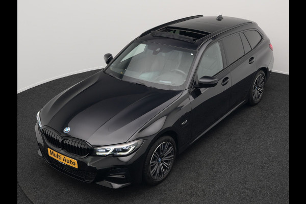 BMW 3 Serie Touring 330e xDrive M Sport Plug In Hybrid 293pk Dealer O.H PHEV | Panodak | Trekhaak af Fabriek | Adaptive Cruise | Laser LED | Adaptive Onderstel |  Head Up | 360 Camera | Keyless |