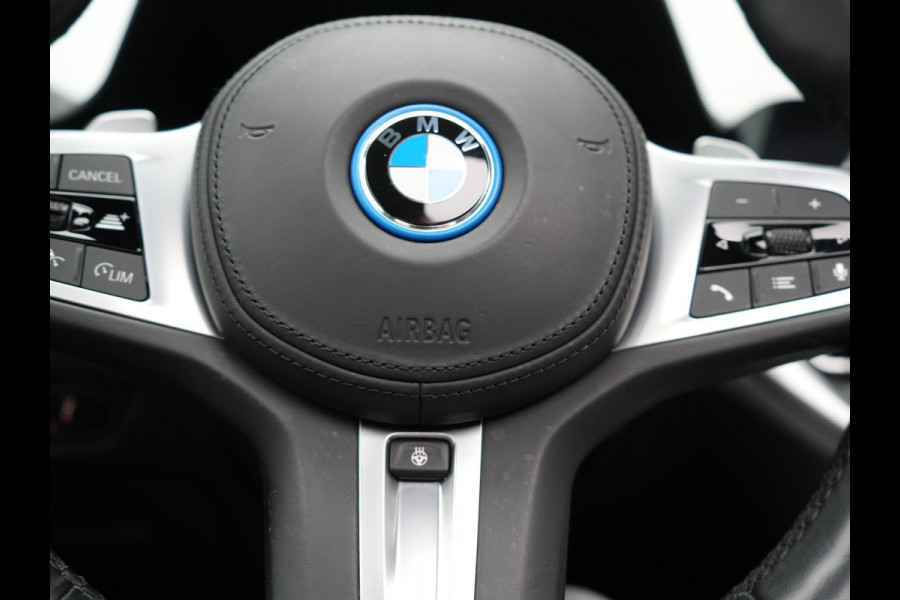 BMW 3 Serie Touring 330e xDrive M Sport Plug In Hybrid 293pk Dealer O.H PHEV | Panodak | Trekhaak af Fabriek | Adaptive Cruise | Laser LED | Adaptive Onderstel |  Head Up | 360 Camera | Keyless |