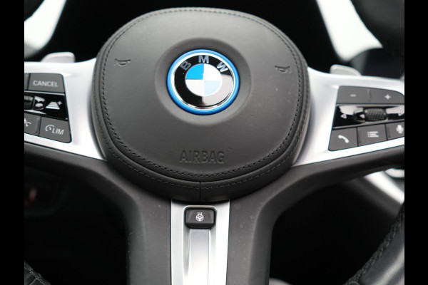 BMW 3 Serie Touring 330e xDrive M Sport Plug In Hybrid 293pk Dealer O.H PHEV | Panodak | Trekhaak af Fabriek | Adaptive Cruise | Laser LED | Adaptive Onderstel |  Head Up | 360 Camera | Keyless |