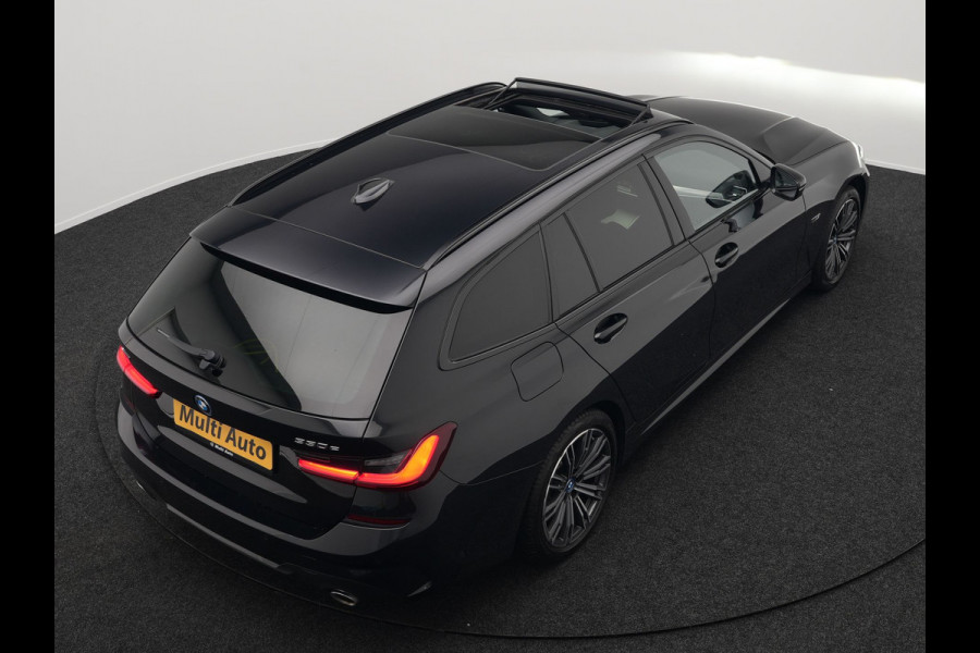 BMW 3 Serie Touring 330e xDrive M Sport Plug In Hybrid 293pk Dealer O.H PHEV | Panodak | Trekhaak af Fabriek | Adaptive Cruise | Laser LED | Adaptive Onderstel |  Head Up | 360 Camera | Keyless |