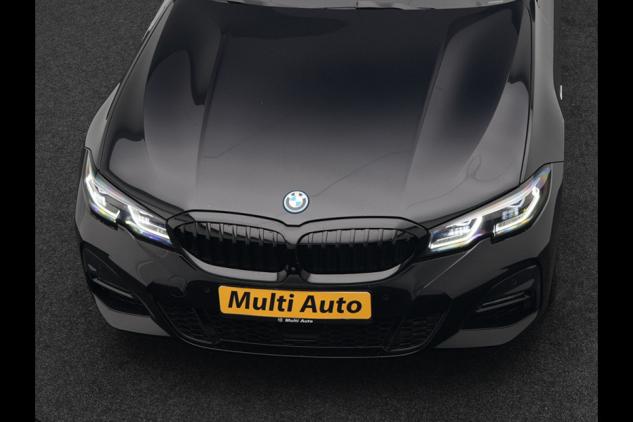 BMW 3 Serie Touring 330e xDrive M Sport Plug In Hybrid 293pk Dealer O.H PHEV | Panodak | Trekhaak af Fabriek | Adaptive Cruise | Laser LED | Adaptive Onderstel |  Head Up | 360 Camera | Keyless |