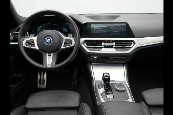 BMW 3 Serie Touring 330e xDrive M Sport Plug In Hybrid 293pk Dealer O.H PHEV | Panodak | Trekhaak af Fabriek | Adaptive Cruise | Laser LED | Adaptive Onderstel |  Head Up | 360 Camera | Keyless |