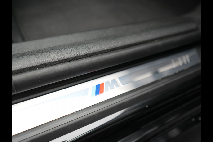 BMW 3 Serie Touring 330e xDrive M Sport Plug In Hybrid 293pk Dealer O.H PHEV | Panodak | Trekhaak af Fabriek | Adaptive Cruise | Laser LED | Adaptive Onderstel |  Head Up | 360 Camera | Keyless |
