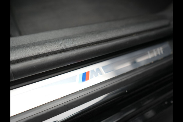 BMW 3 Serie Touring 330e xDrive M Sport Plug In Hybrid 293pk Dealer O.H PHEV | Panodak | Trekhaak af Fabriek | Adaptive Cruise | Laser LED | Adaptive Onderstel |  Head Up | 360 Camera | Keyless |