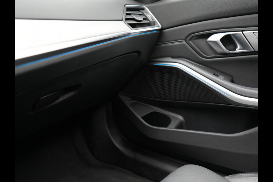 BMW 3 Serie Touring 330e xDrive M Sport Plug In Hybrid 293pk Dealer O.H PHEV | Panodak | Trekhaak af Fabriek | Adaptive Cruise | Laser LED | Adaptive Onderstel |  Head Up | 360 Camera | Keyless |