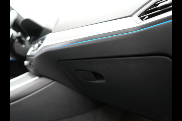 BMW 3 Serie Touring 330e xDrive M Sport Plug In Hybrid 293pk Dealer O.H PHEV | Panodak | Trekhaak af Fabriek | Adaptive Cruise | Laser LED | Adaptive Onderstel |  Head Up | 360 Camera | Keyless |