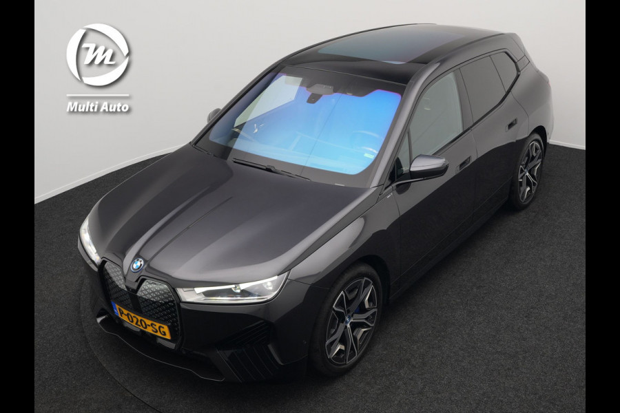 BMW iX xDrive40 High Executive 77 kWh INCL BTW | Trekhaak af Fabriek | Panodak | Lederen Comfortzetels Massage & Memory | 360 Camera | Head Up | Widescreen | 22"L.M | Harman Kardon |