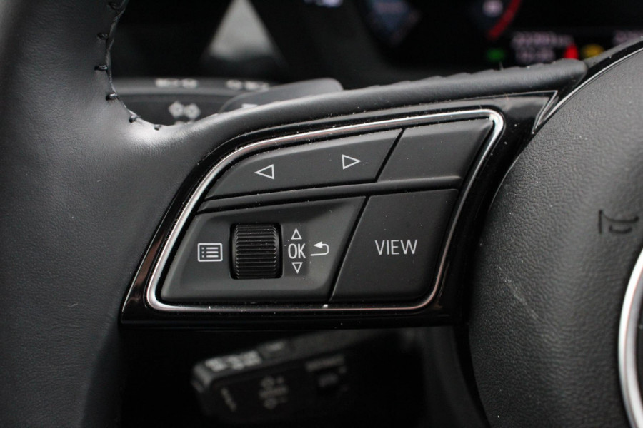 Audi A3 Sportback 35 TFSI 150pk S-Tronic / Automaat Business Edition Audi A3 Sportback 35 TFSI 150pk S -Tronic Business Edition *** Nieuw Model *** | Navigatie | Climate control | Cruise control Adaptive | DAB | Digitale Cockpit | Lichtmetalen velgen | Parkeer sensoren | Stoelverwarming