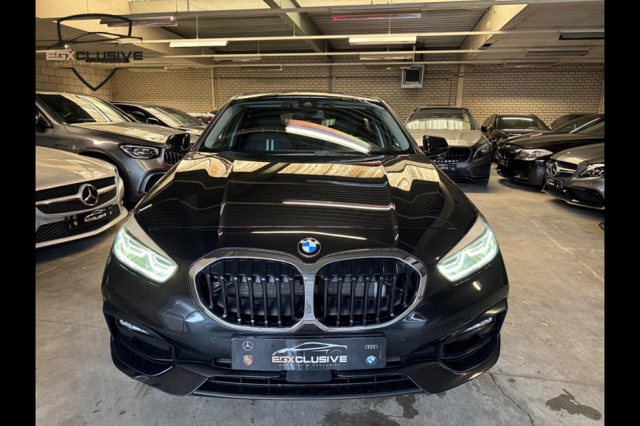 BMW 1-serie 118i High Executive ACC | LED | STOELVERWARMING | NAVI