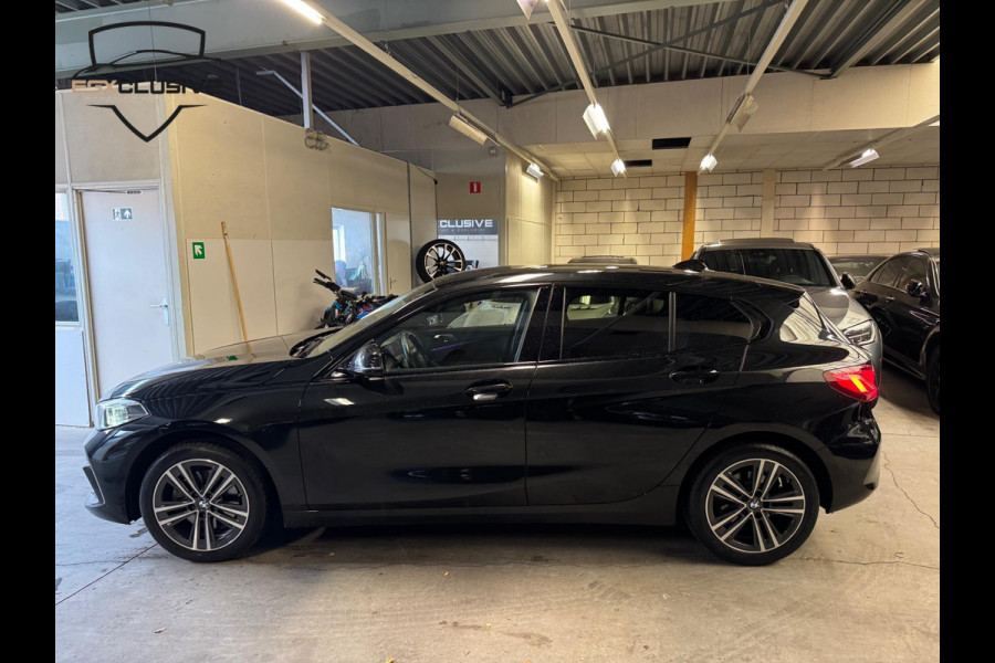 BMW 1-serie 118i High Executive ACC | LED | STOELVERWARMING | NAVI