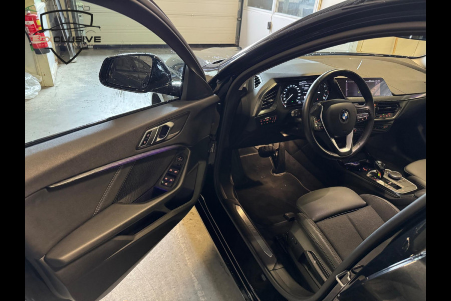 BMW 1-serie 118i High Executive ACC | LED | STOELVERWARMING | NAVI