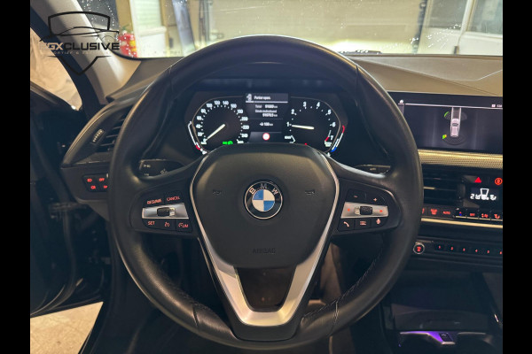 BMW 1-serie 118i High Executive ACC | LED | STOELVERWARMING | NAVI