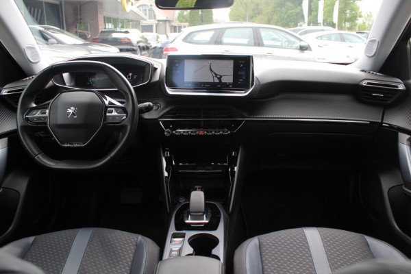 Peugeot e-2008 EV Allure 50 kWh / Camera / Half leder / Virtual Cockpit / 17'' / LED Koplampen / Keyless / Navigatie / Stoelverwarming / Cruise Control