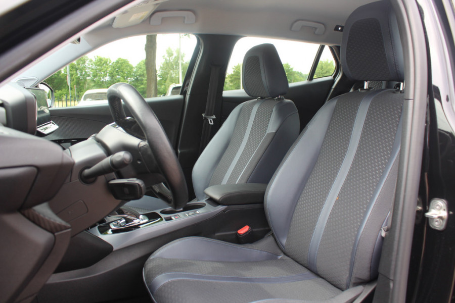 Peugeot e-2008 EV Allure 50 kWh / Camera / Half leder / Virtual Cockpit / 17'' / LED Koplampen / Keyless / Navigatie / Stoelverwarming / Cruise Control