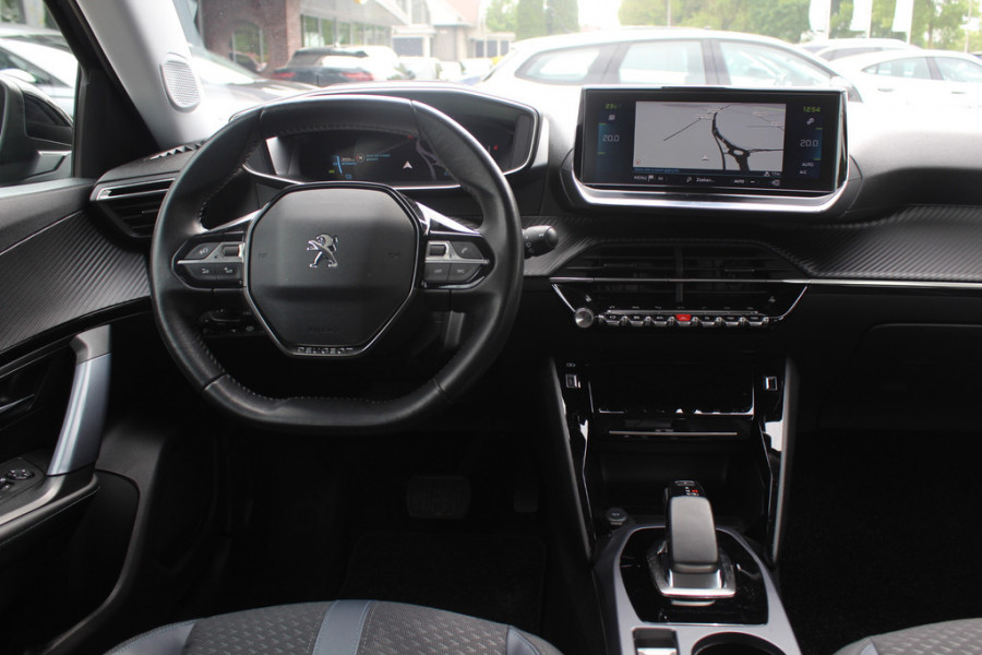 Peugeot e-2008 EV Allure 50 kWh / Camera / Half leder / Virtual Cockpit / 17'' / LED Koplampen / Keyless / Navigatie / Stoelverwarming / Cruise Control