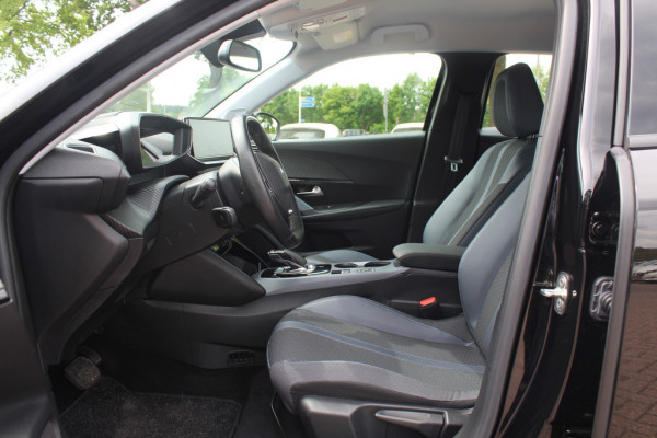 Peugeot e-2008 EV Allure 50 kWh / Camera / Half leder / Virtual Cockpit / 17'' / LED Koplampen / Keyless / Navigatie / Stoelverwarming / Cruise Control