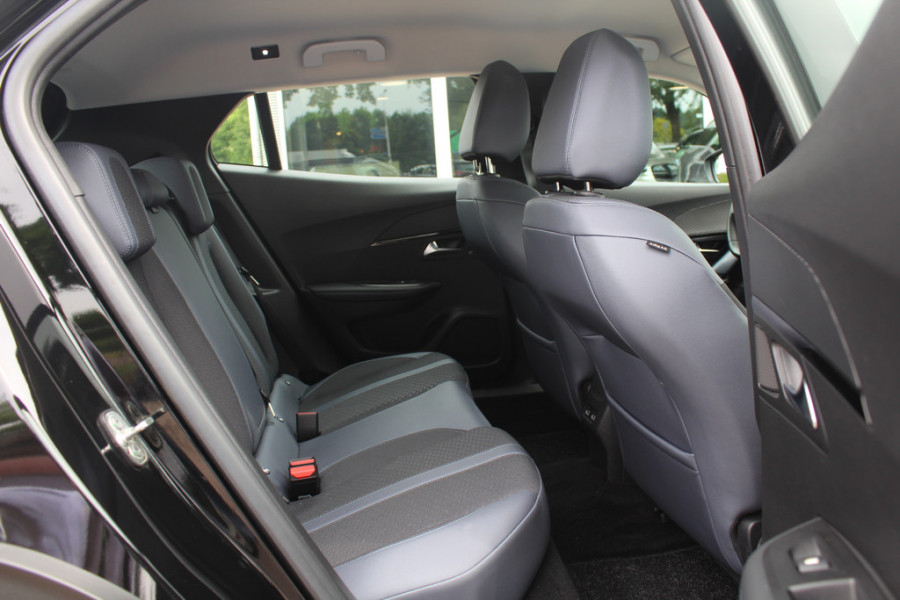 Peugeot e-2008 EV Allure 50 kWh / Camera / Half leder / Virtual Cockpit / 17'' / LED Koplampen / Keyless / Navigatie / Stoelverwarming / Cruise Control