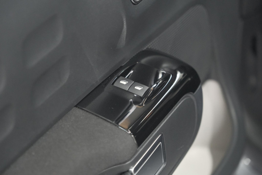 Citroën C3 PureTech 110 EAT6 Max | Apple Carplay | Parkeersensoren | Climate Control | 16 Inch Lichtmetalen Velgen
