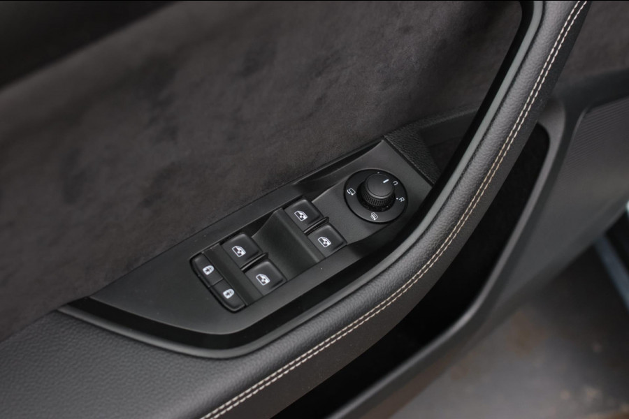 Škoda Superb Combi 1.4 TSI iV Sportline *Pano*360 Camera*Memory*Virtual*