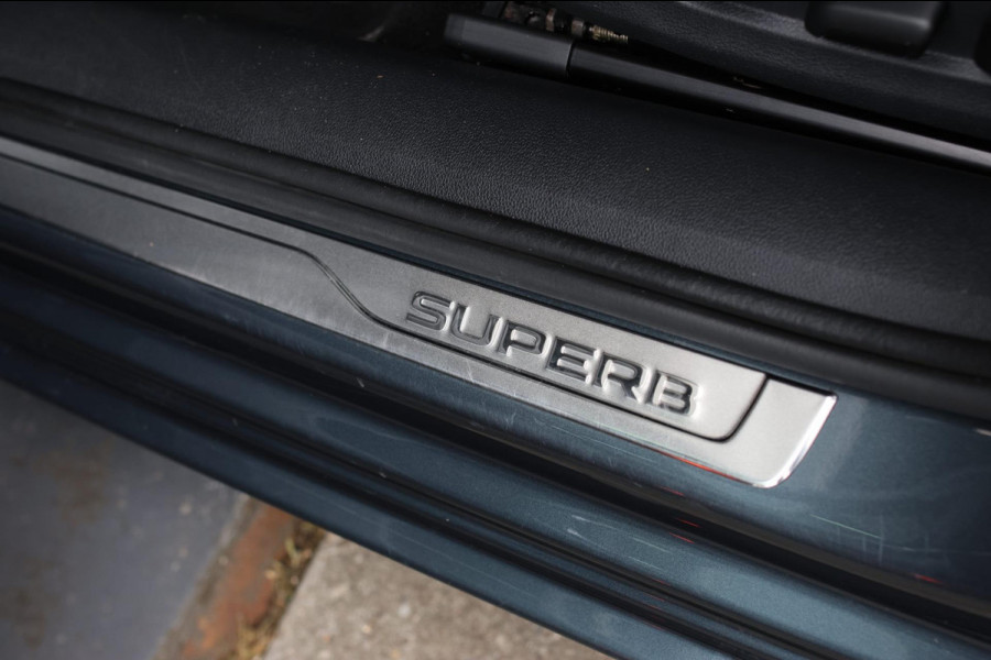 Škoda Superb Combi 1.4 TSI iV Sportline *Pano*360 Camera*Memory*Virtual*