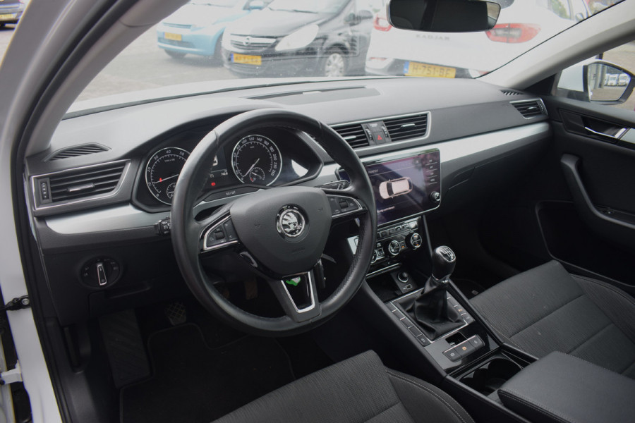 Škoda Superb Combi 1.5 TSI ACT Ambition Business | Panorama | AppleCarplay | Trekhaak