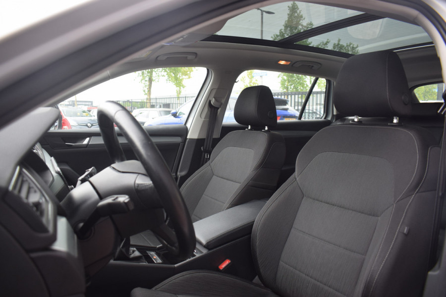 Škoda Superb Combi 1.5 TSI ACT Ambition Business | Panorama | AppleCarplay | Trekhaak
