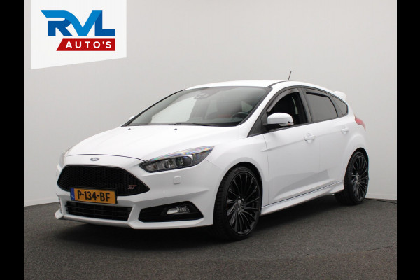 Ford Focus 2.0 ST 250PK Recaro/stoelen Climate/control Navigatie