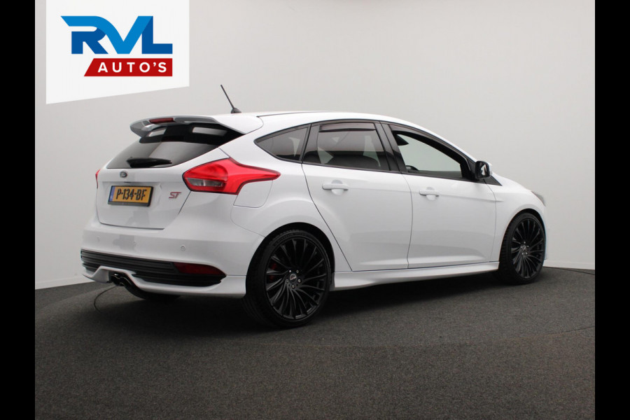 Ford Focus 2.0 ST 250PK Recaro/stoelen Climate/control Navigatie