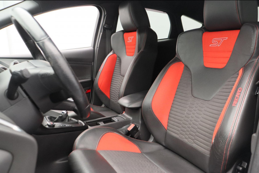 Ford Focus 2.0 ST 250PK Recaro/stoelen Climate/control Navigatie