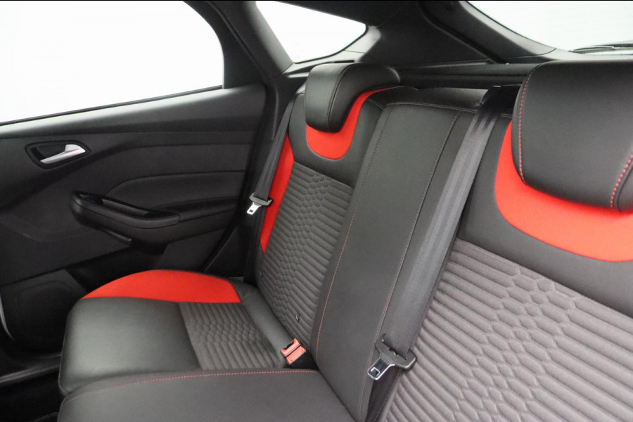 Ford Focus 2.0 ST 250PK Recaro/stoelen Climate/control Navigatie