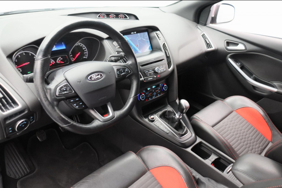 Ford Focus 2.0 ST 250PK Recaro/stoelen Climate/control Navigatie