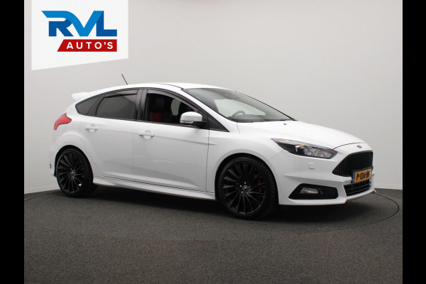 Ford Focus 2.0 ST 250PK Recaro/stoelen Climate/control Navigatie