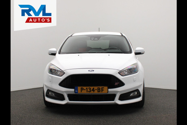 Ford Focus 2.0 ST 250PK Recaro/stoelen Climate/control Navigatie